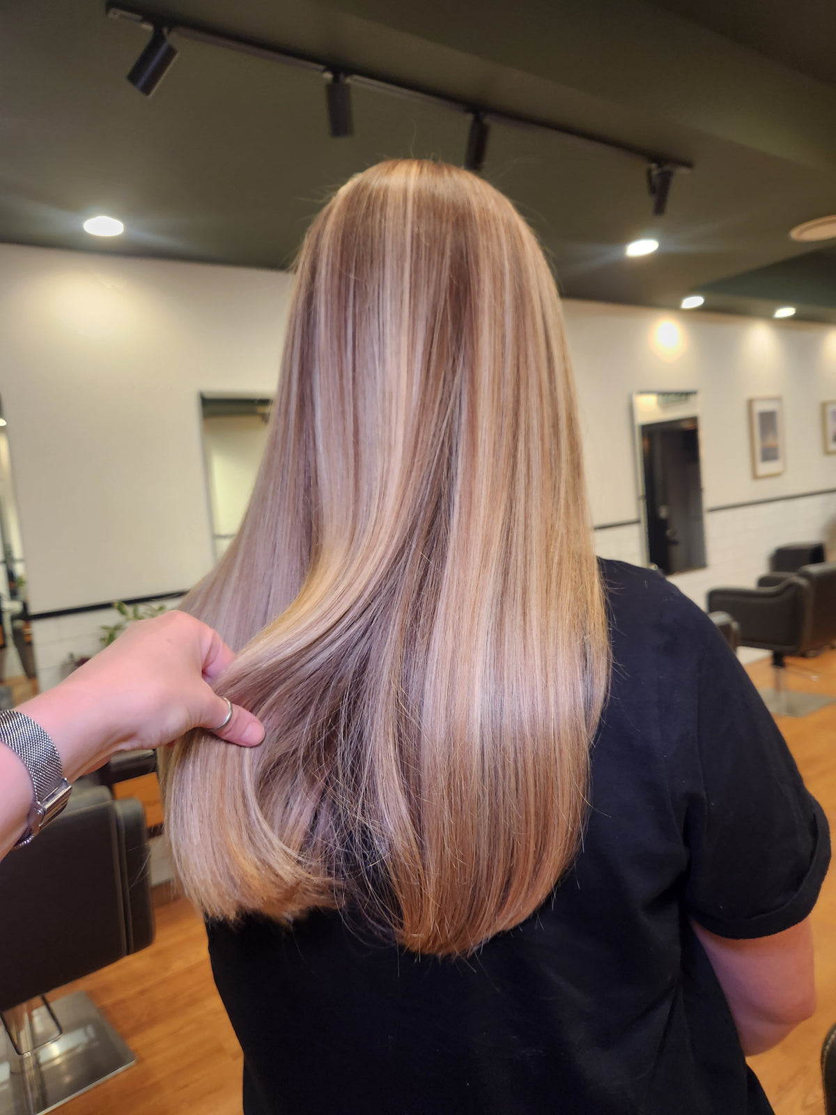 BLONDES & BALAYAGE
