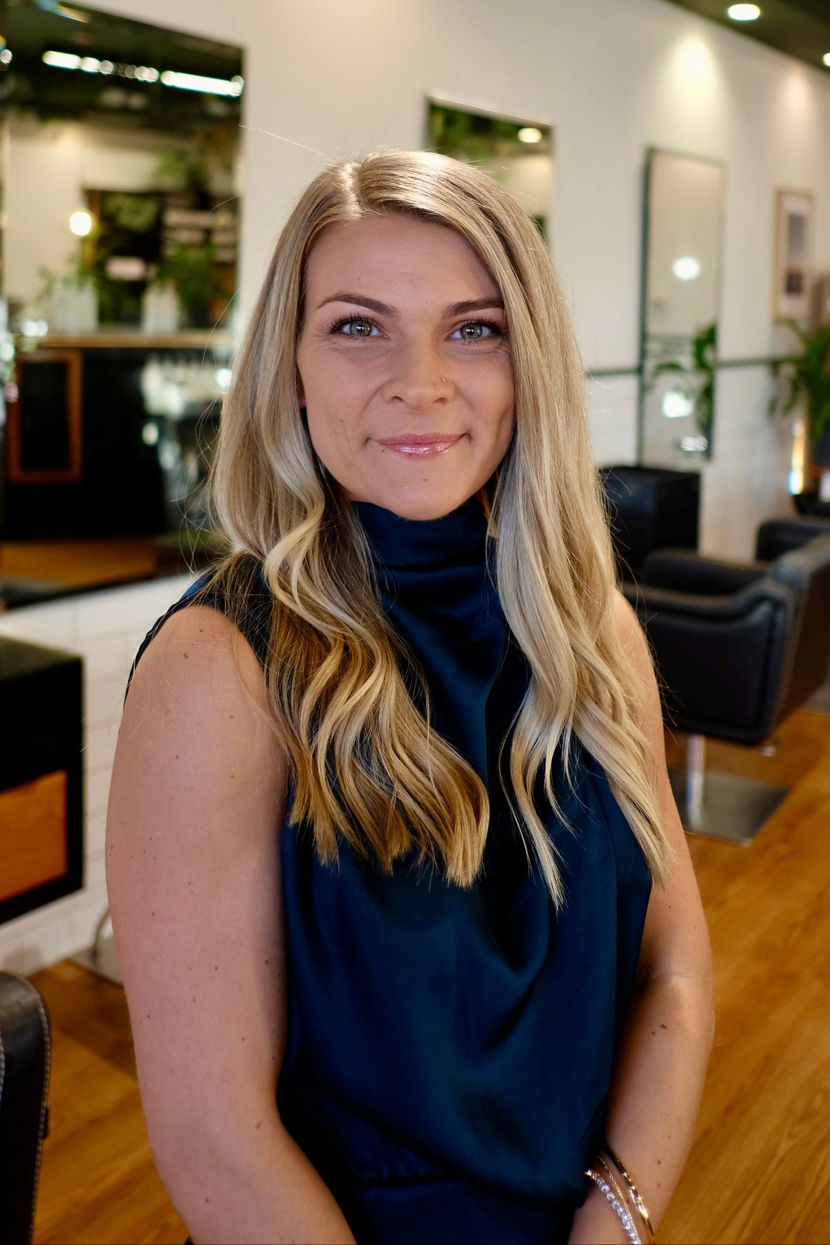 Lucy IVYNINE Independent Stylist
